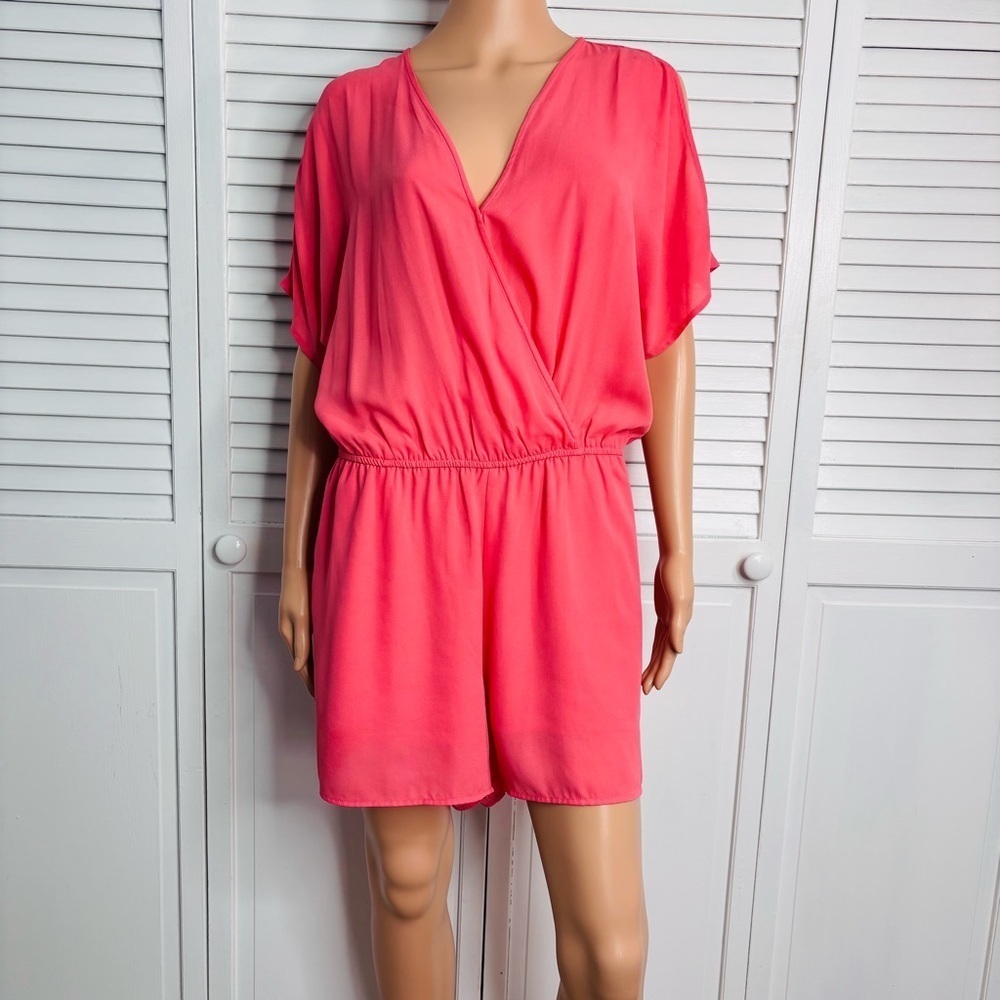 NEW YORK & COMPANY Vibrant Pink Chiffon V-Neck Romper Size Medium